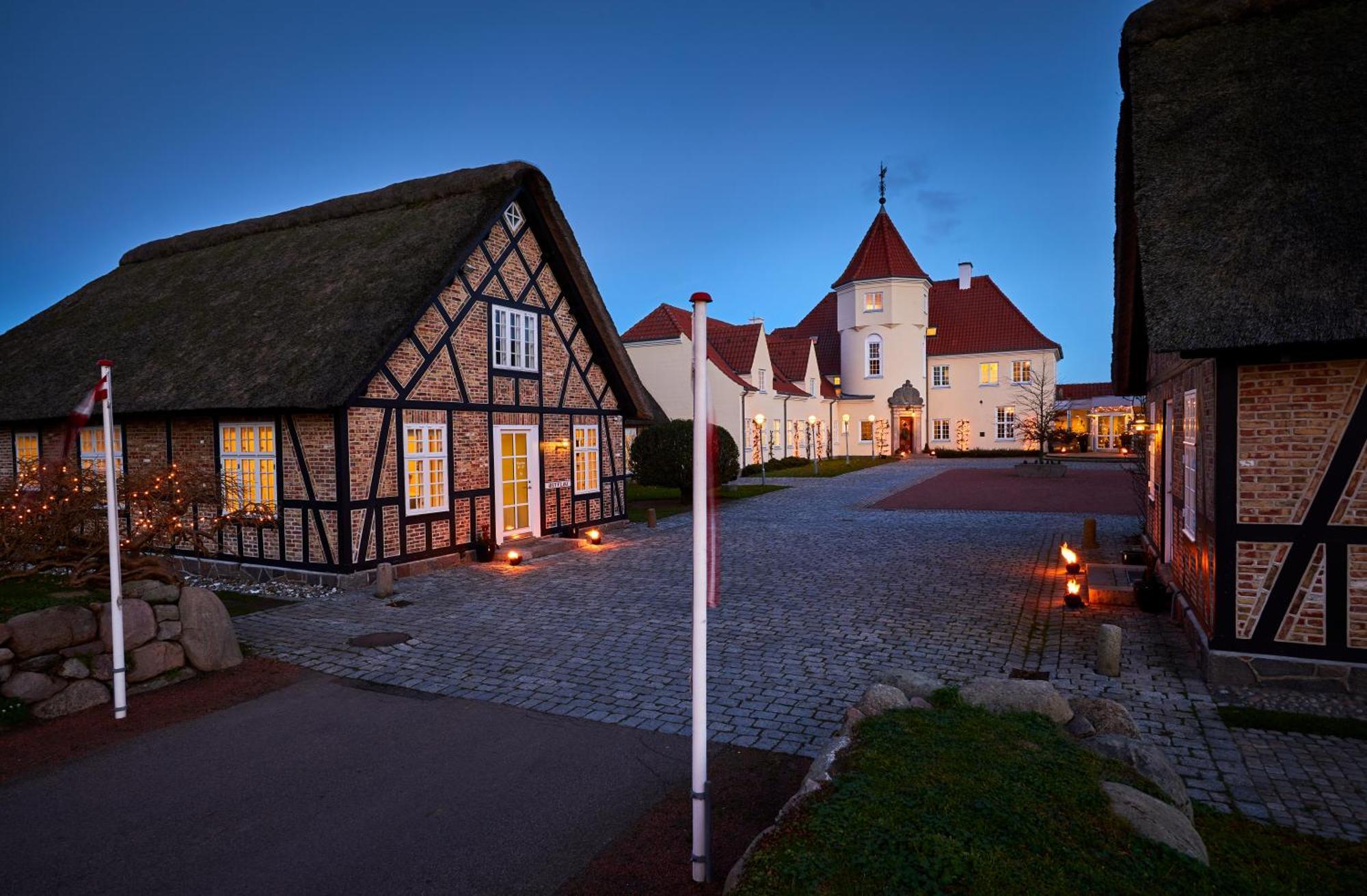 Gl. Avernaes Sinatur Hotel & Konference Ebberup Exteriör bild