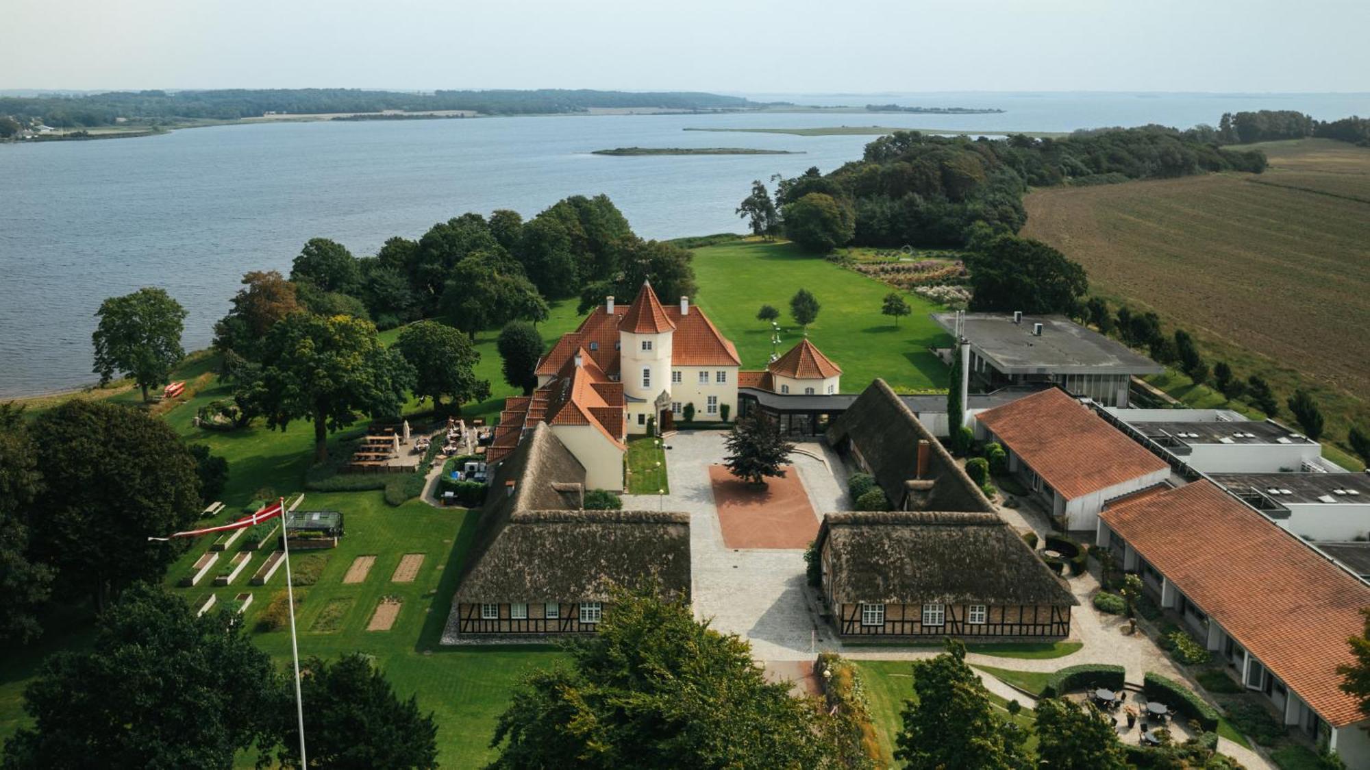 Gl. Avernaes Sinatur Hotel & Konference Ebberup Exteriör bild
