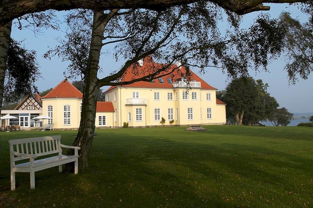 Gl. Avernaes Sinatur Hotel & Konference Ebberup Exteriör bild
