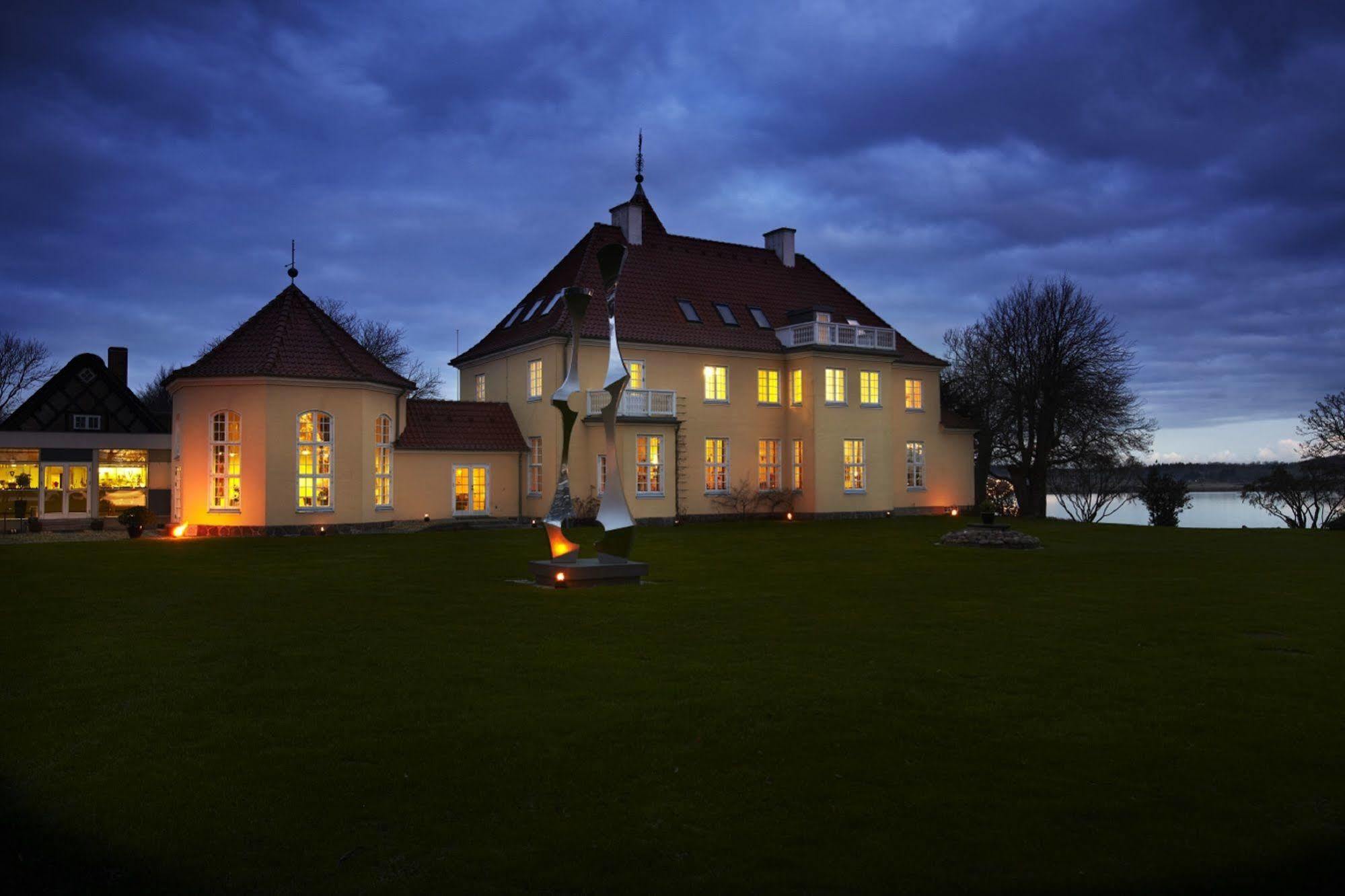 Gl. Avernaes Sinatur Hotel & Konference Ebberup Exteriör bild